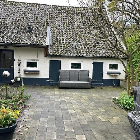 Bed and Breakfast De Hooizolder Хеллендорн Экстерьер фото